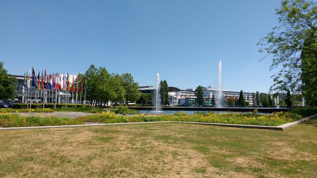 Widok na Międzynarodowe Centrum Konferencyjne w Monachium (fot. Jan Szczepanek)